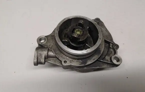 BMW 5 E39 Vacuum pump 72832710C 7786841F 02T1360963