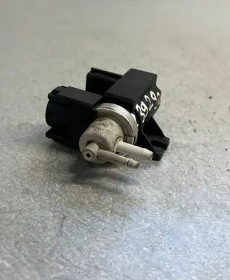 Audi A4 S4 B7 8E 8H Turbo solenoid valve 8E0906627C