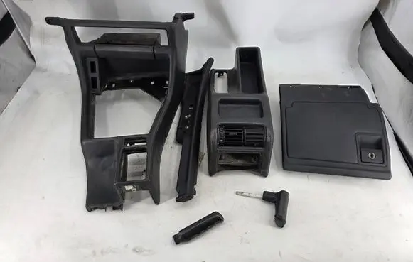 BMW 7 E32 Center console