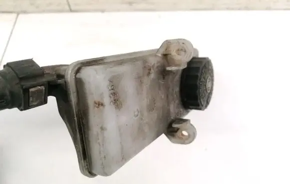 Citroen C4 I Brake fluid reservoir 0204224574