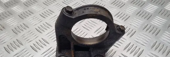 Volvo V70 Driveshaft support bearing bracket 9143465