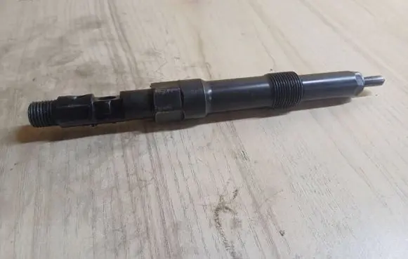 Ford Mondeo Mk III Fuel injector EJDR00504Z