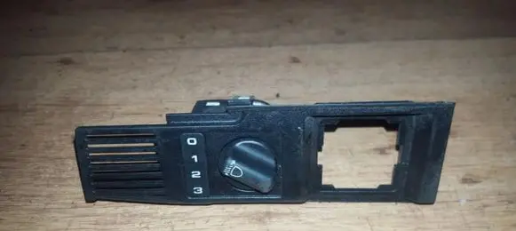 Land Rover Discovery Light switch yuk000020puy