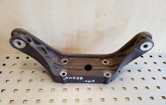 Land Rover Freelander 2 - LR2 Rear differential/diff mount bracket 6527110600