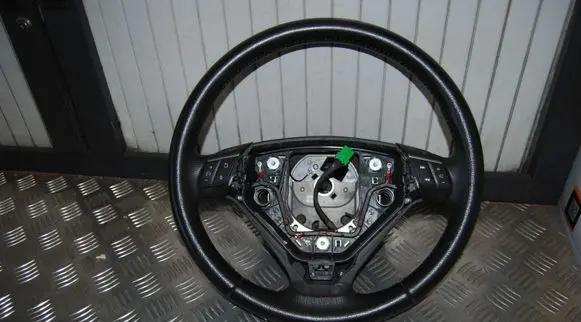 Volvo V70 Steering wheel 30723420
