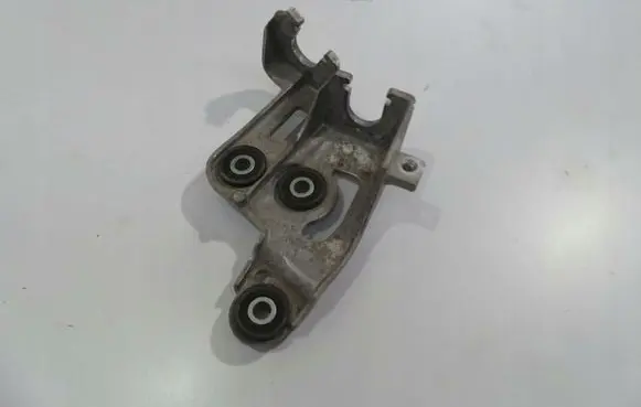 KIA Rio Gear shift cable bracket 
