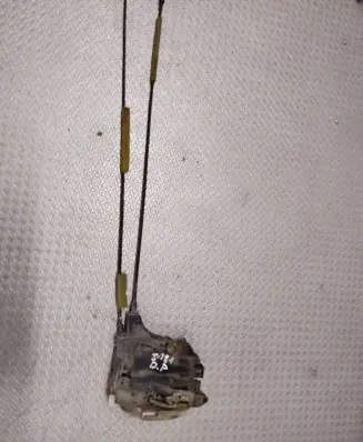 Mitsubishi Grandis Front door lock