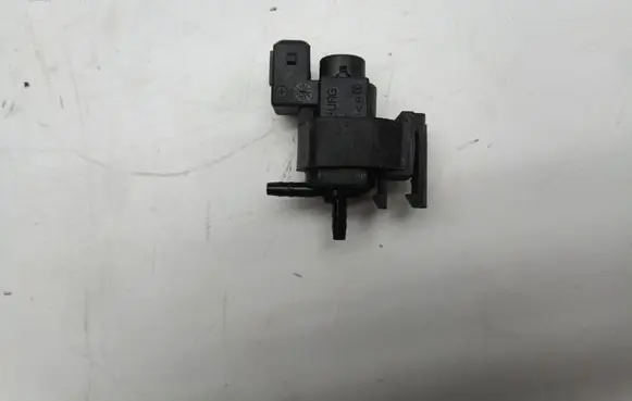 BMW 7 F01 F02 F03 F04 Vacuum valve 7810831