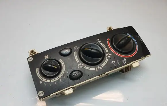 Renault Scenic I Climate control unit 651947U 100886