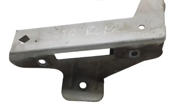 Opel Vivaro Fender mounting bracket