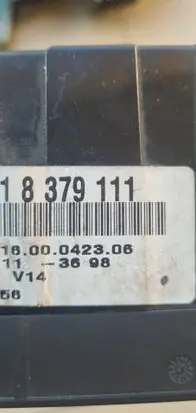 BMW 7 E38 Climate control unit 8379111 1800042306