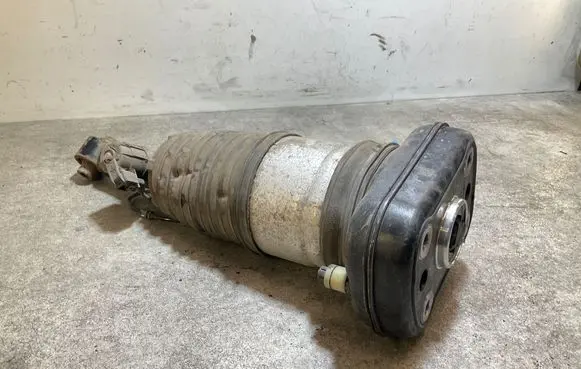 Renault Master III Shock absorber/damper/air suspension 462400019937