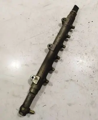 Volvo XC90 Fuel main line pipe 0445215015