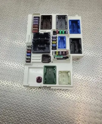 Peugeot 308 Fuse box set 9851622580