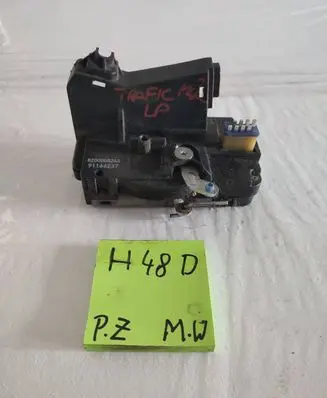 Renault Trafic II (X83) Front door lock 8200008246