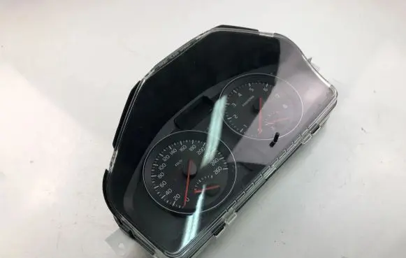 Volvo V50 Speedometer (instrument cluster) 31254775