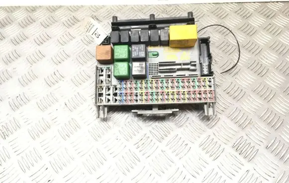 Opel Vectra B Fuse box set 09152787 90583459 90505470