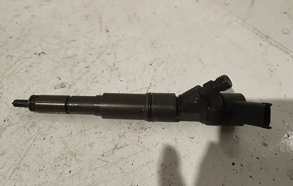 BMW X5 E53 Fuel injector 0445110047