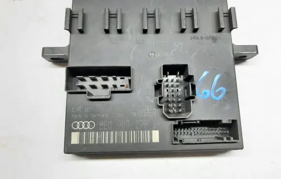 Audi A4 S4 B7 8E 8H Light module LCM 8E0907279L