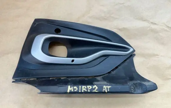 Ford Focus Front fog light trim/grill 15A298