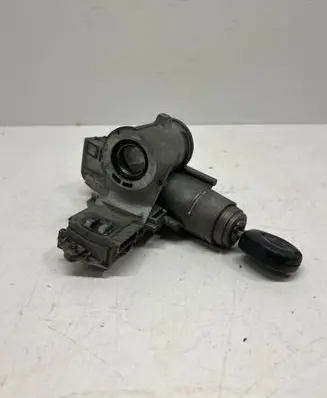 Seat Alhambra (Mk1) Ignition lock P012106
