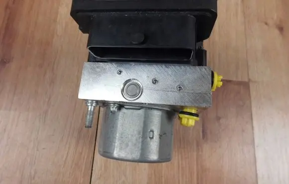 Nissan Qashqai ABS Pump 476608FW9A