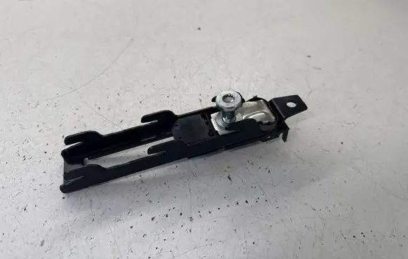 Volkswagen Multivan T5 Seat belt adjustment rail 7H5857819