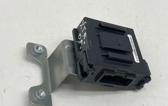 Nissan X-Trail T32 Antenna control unit 284P16FT2C 1504879B3 CYSVZ7E3FT