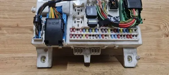 Ford Focus Fuse module 4M5T14A073BE