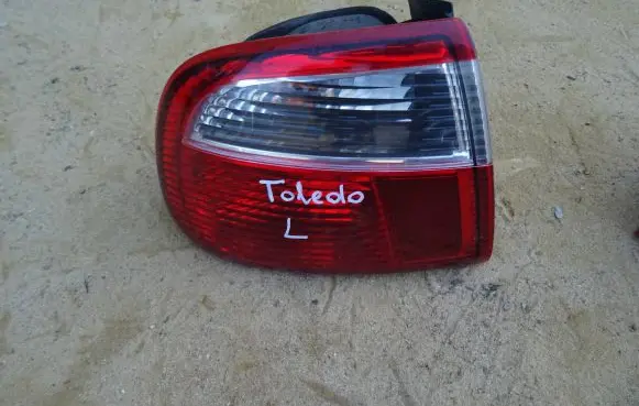 Seat Toledo II (1M) Rear/tail lights 1M5945095B