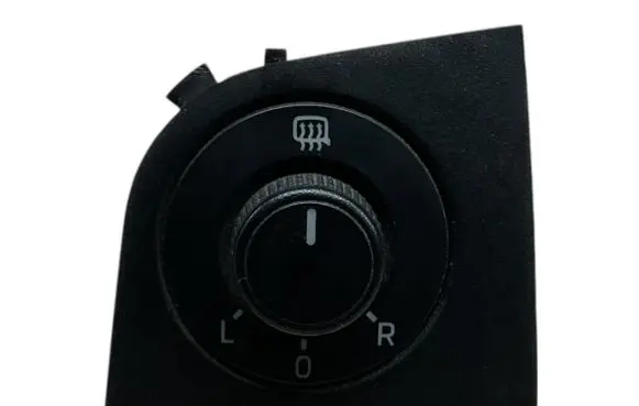Wing mirror switch