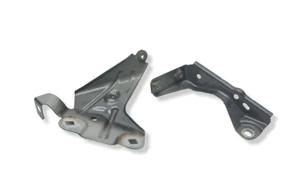 BMW X2 F39 Fender mounting bracket 7431005