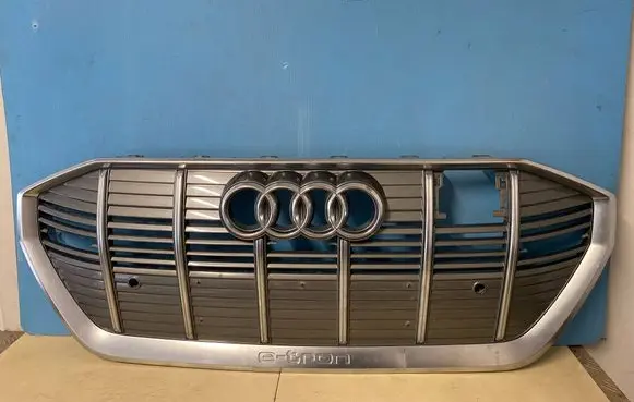 Audi e-tron Front bumper upper radiator grill 4KE853651 4KE853651A 4KE853651B