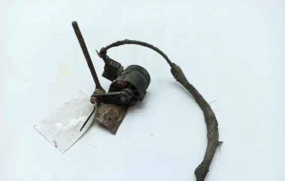 Mercedes-Benz S W140 Air suspension front height level sensor 0105427517