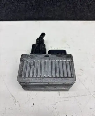 Opel Zafira C Glow plug pre-heat relay 55574293
