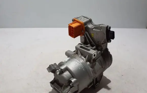 Renault Austral Air conditioning (A/C) compressor (pump) 926009057R