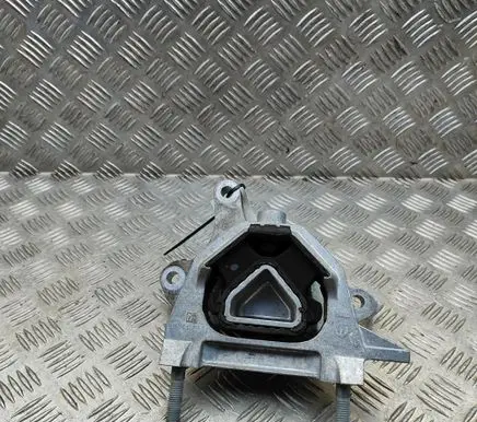 Peugeot 208 I Engine mount bracket 9826551380