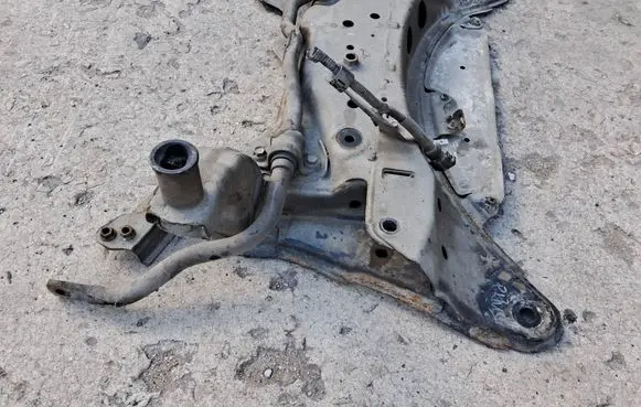 Toyota Prius (XW50) Front subframe