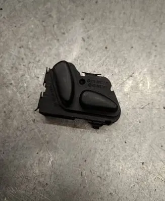 Mercedes-Benz E W210 Seat control switch 2108213751 03463820