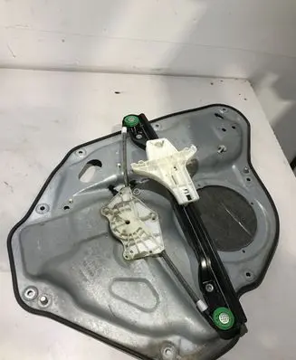 Volkswagen Golf V Rear window lifting mechanism without motor 1K9839755A 960118101