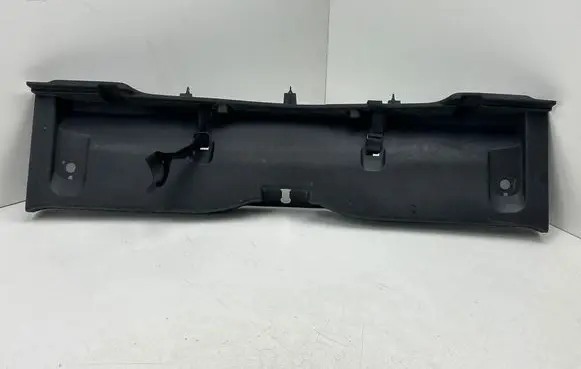 Trunk/boot sill cover protection
