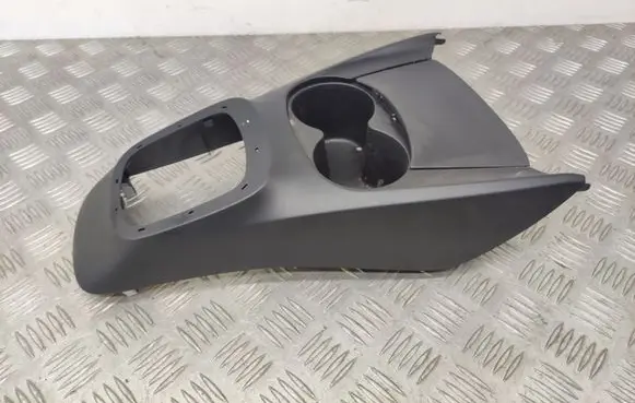 Cup holder front