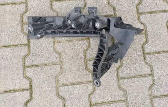 Audi Q5 SQ5 Headlight/headlamp mounting bracket 8R0805608