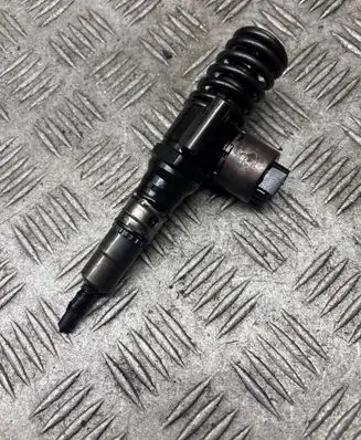 Volkswagen Jetta V Fuel injector 03G130073G