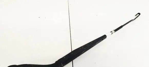 Chevrolet Captiva Front wiper blade arm