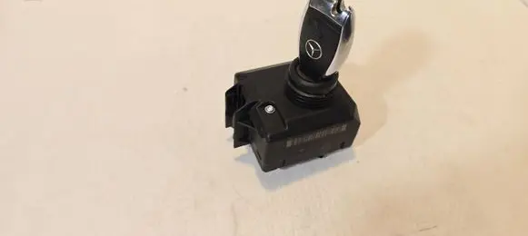 Mercedes-Benz C W204 Ignition lock A2045450908