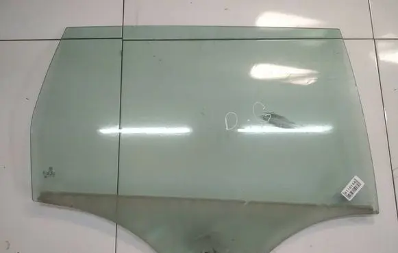 Volkswagen PASSAT B6 Rear door window glass as2