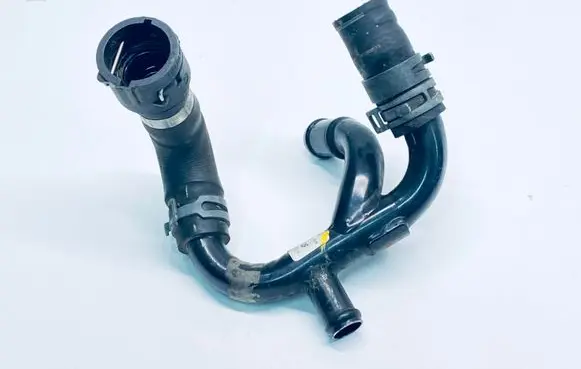 Volkswagen Touareg II Engine coolant pipe/hose 7P0121070F 7P0121073B 7P0122073D
