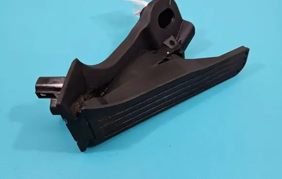 Volkswagen Touran I Accelerator throttle pedal 1T1721503M IMPRK1411791