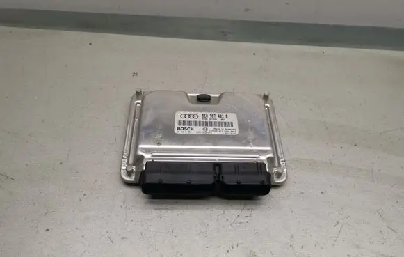 Audi A4 S4 B6 8E 8H Engine control unit/module 8E0907401Q 0281011135
